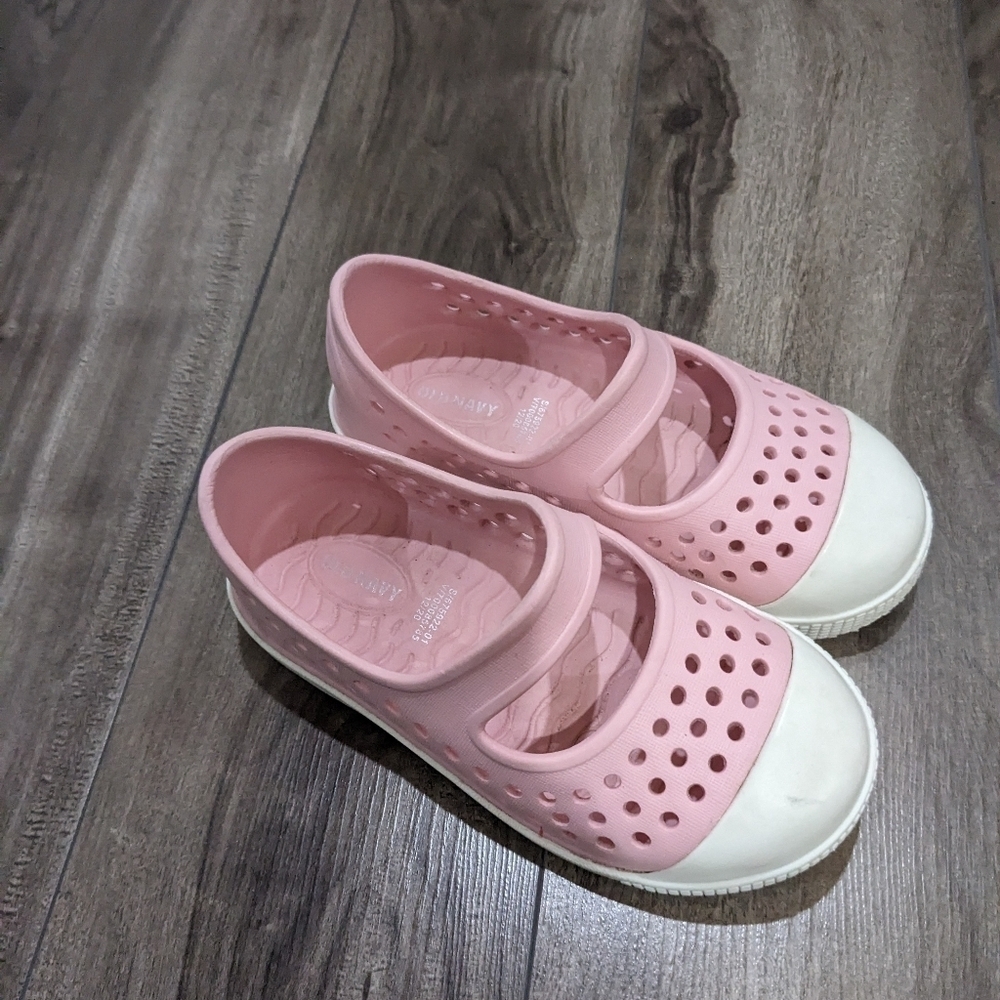 Old Navy Pink White Plastic Summer Shoes Size 10